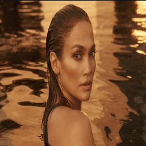 Is Olive Oil The Secret To That Ageless, J.Lo-Level Glow? Leading ...